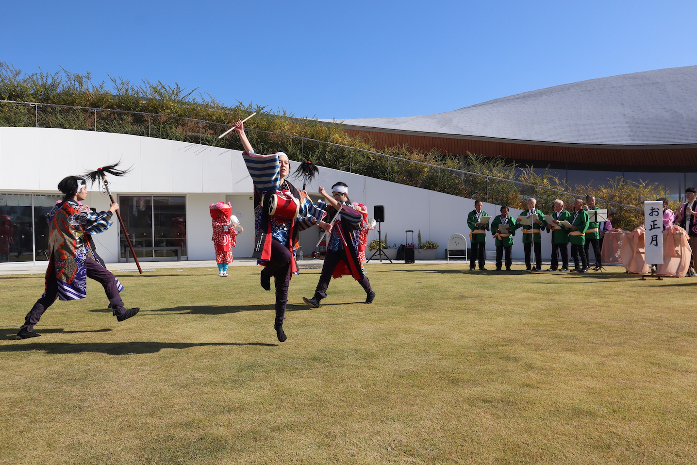 民俗芸能サークル「舞」が大学祭・南山形文化祭・コパルにて谷柏田植踊を披露しました