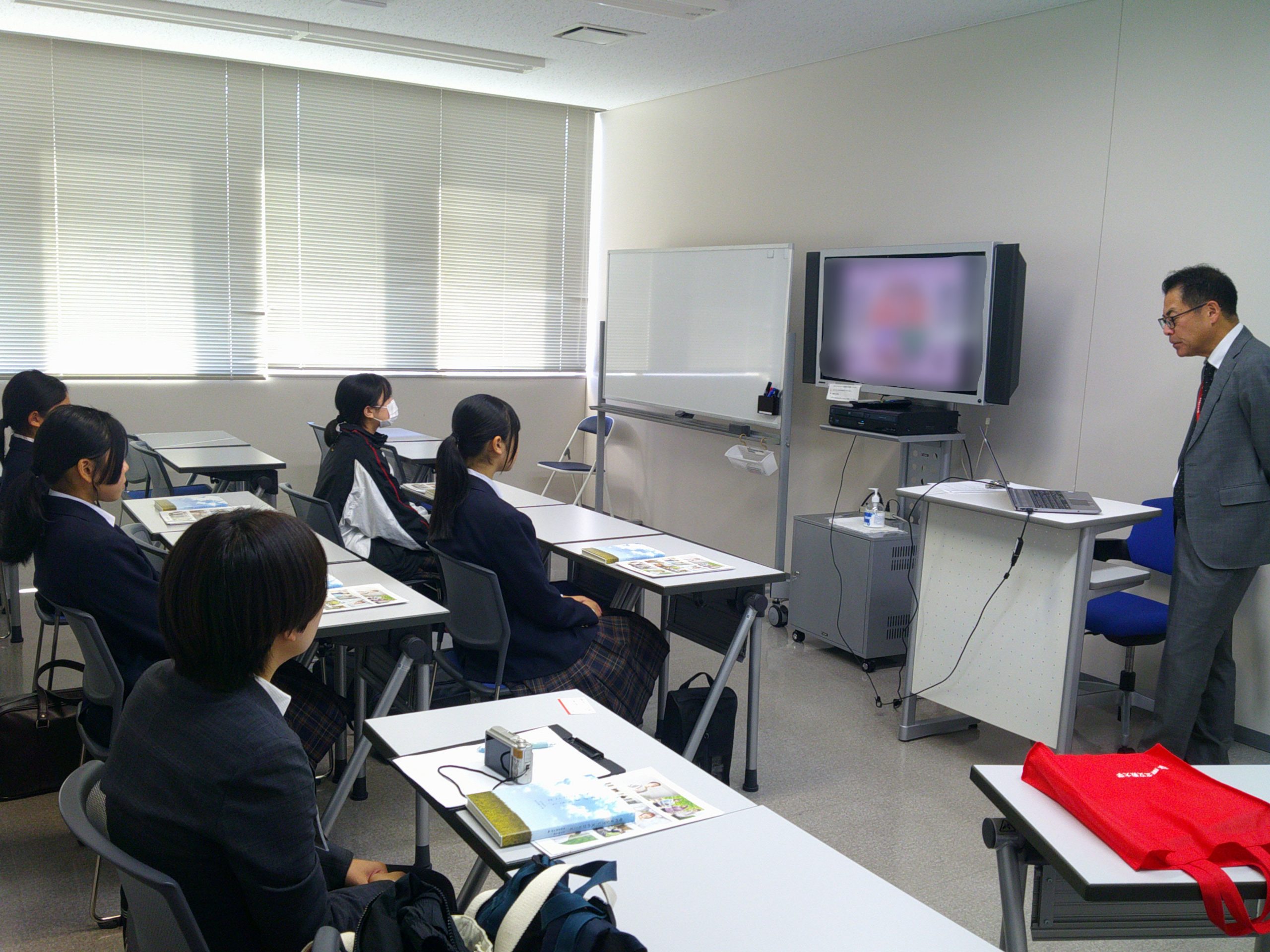 東根市立第三中学校の2年生が来学しました